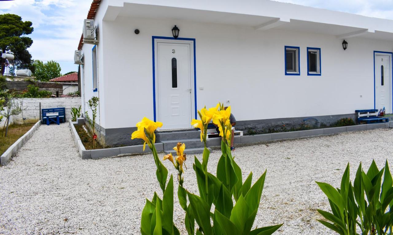 Troi Beach House Вльора Екстер'єр фото