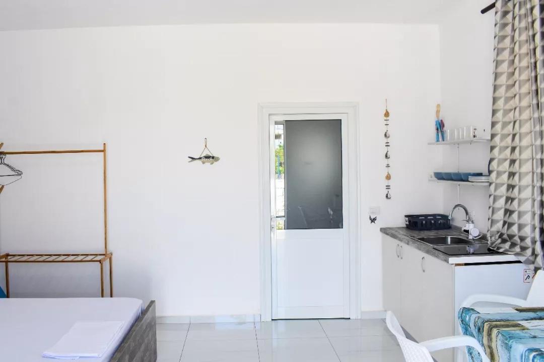 Troi Beach House Вльора Екстер'єр фото