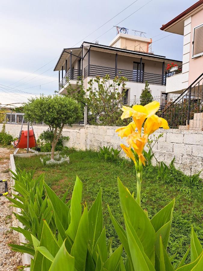 Troi Beach House Вльора Екстер'єр фото